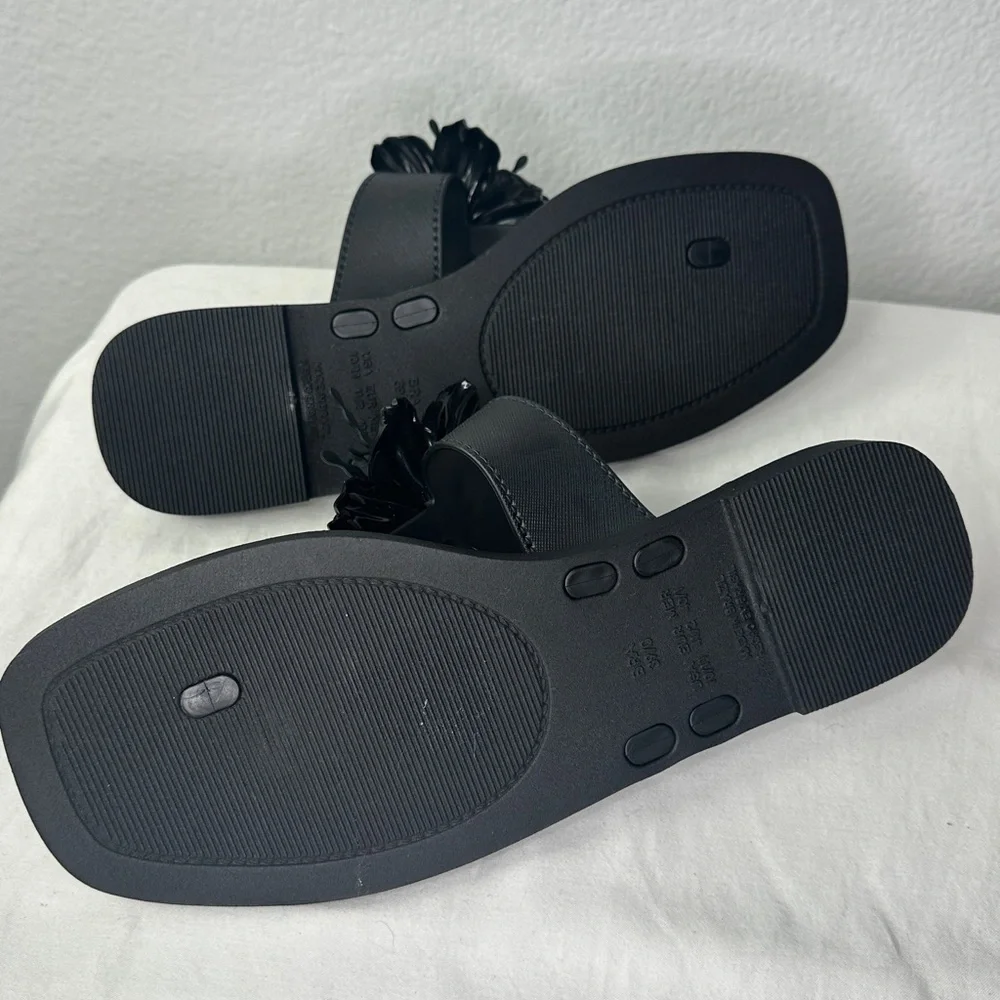 Larroude Black Hibiscus Jelly Flat Sandals Women’s Size 10 / 11 EUR 40/41 NWOT